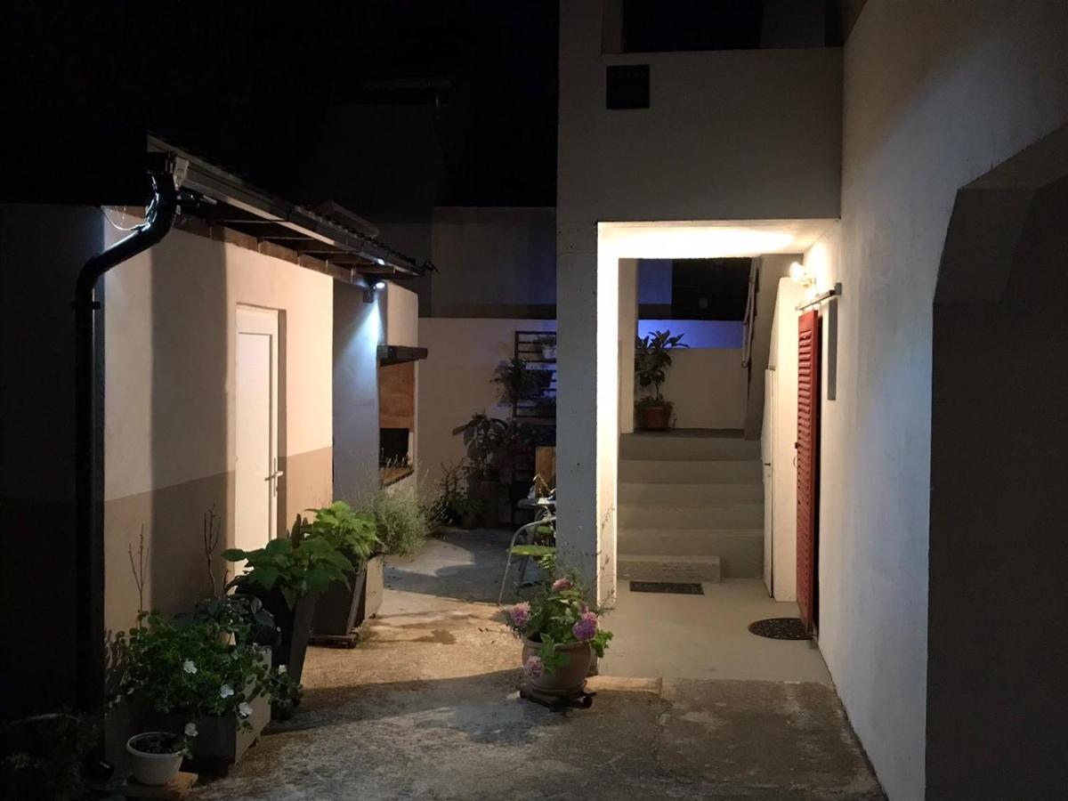 Apartments Rubis โรวานิสกา ภายนอก รูปภาพ